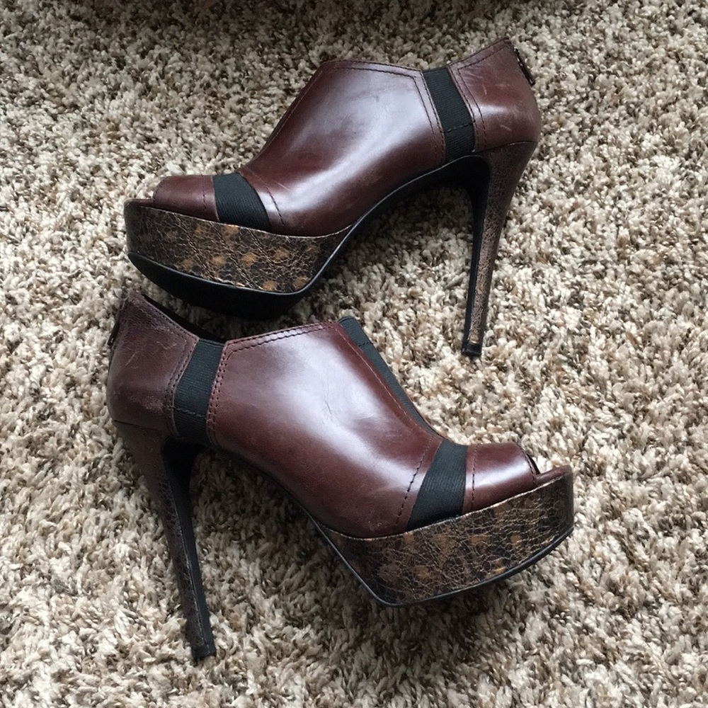 SOLD!! Jessica Simpson Booties